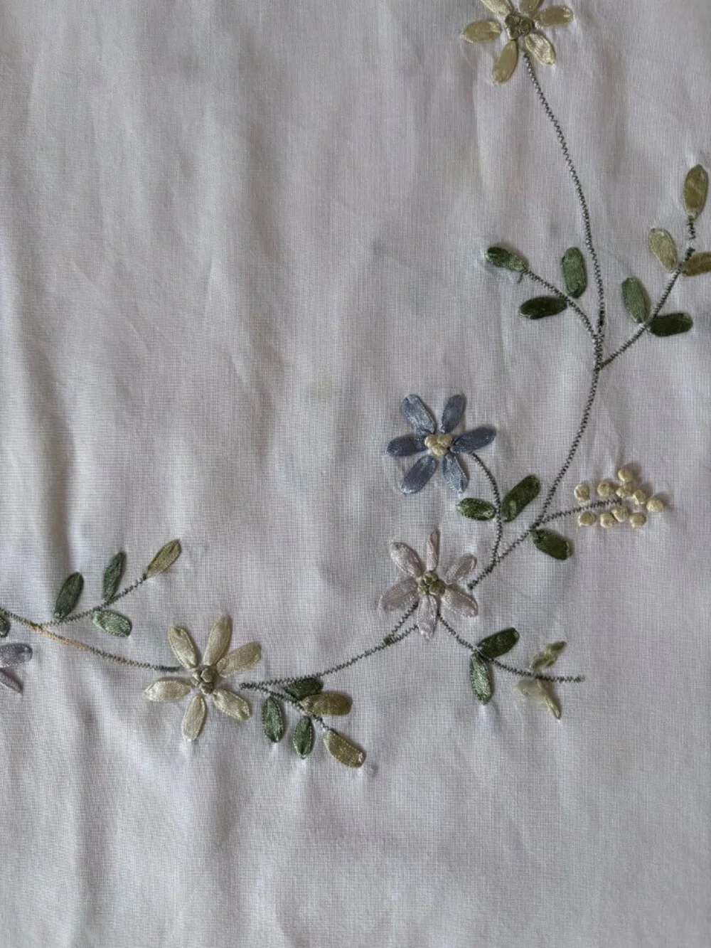 White Tablecloth  60